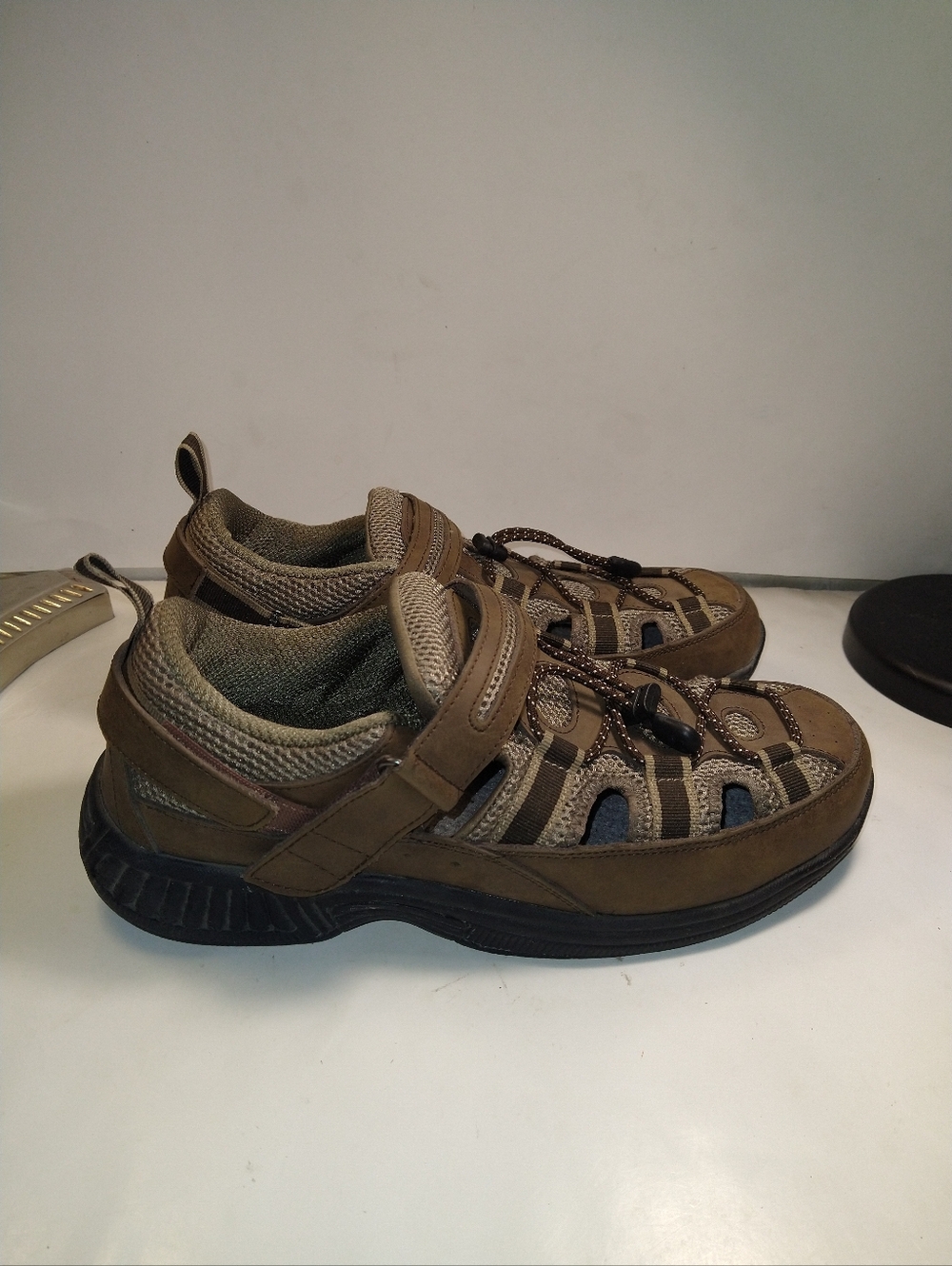 OrthoFeet 573 Clearwater Fisherman Sandals Men's sz 11(2E) Wide.